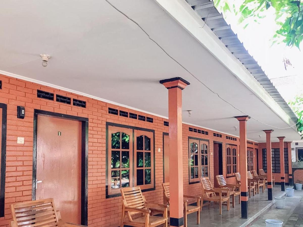 Oka Homestay at Mataram Mall RedPartner Exteriör bild