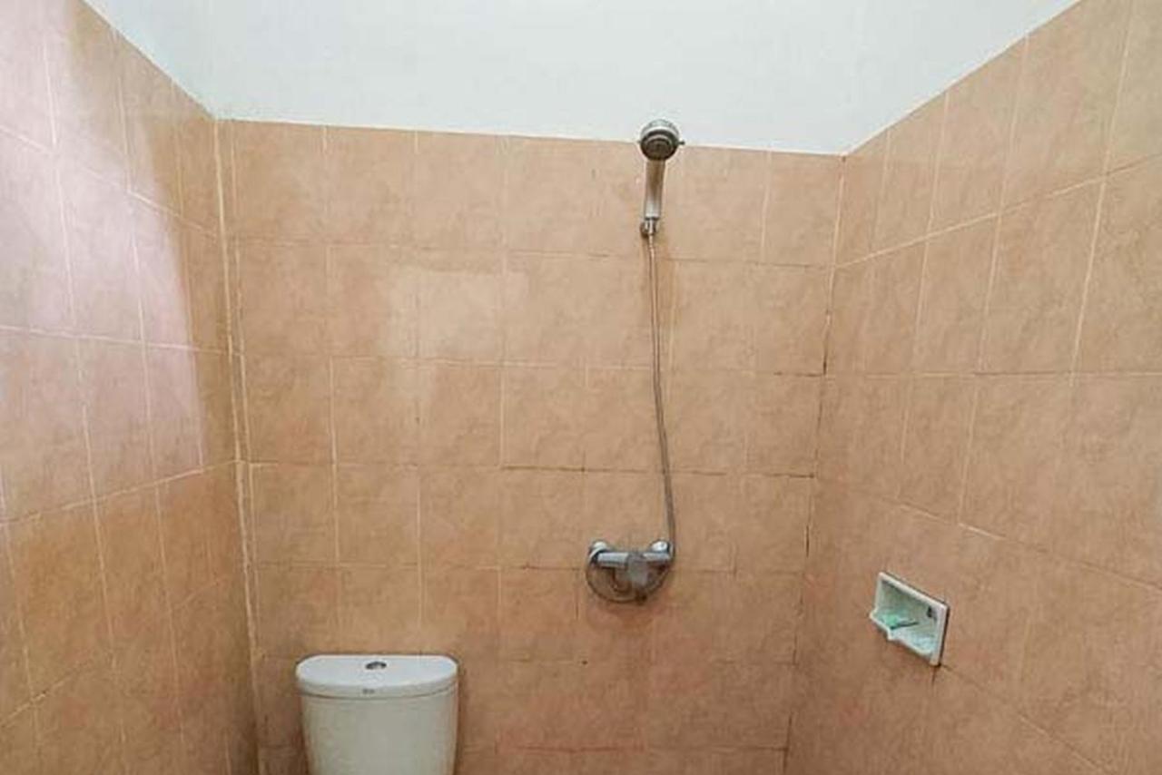 Oka Homestay at Mataram Mall RedPartner Exteriör bild