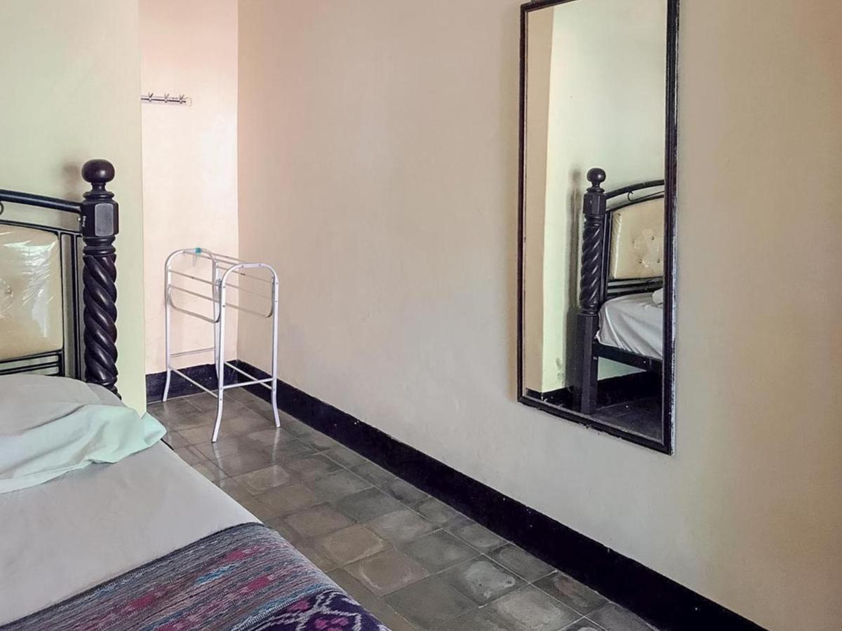 Oka Homestay at Mataram Mall RedPartner Exteriör bild